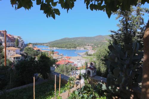 Alex port view apartments in Syvota