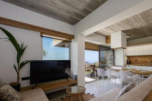 New Stylish Sea View Villa Complex Domus Elia with Private Pool, 4km from nearest beach in Áyios Vasílios