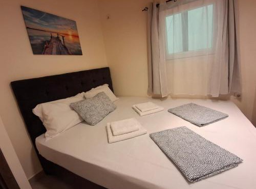 knezevic resorts 14 in Athens