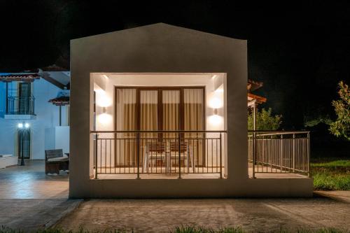 Parissis Eden Villas Skiathos, A Mediterranean Hideaway in Troulos