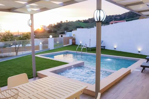 Thea Villa in Kokkinos Pirgos