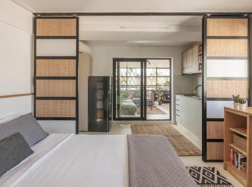 Unique solar penthouse with jacuzzi and sauna in central Athens in Athens