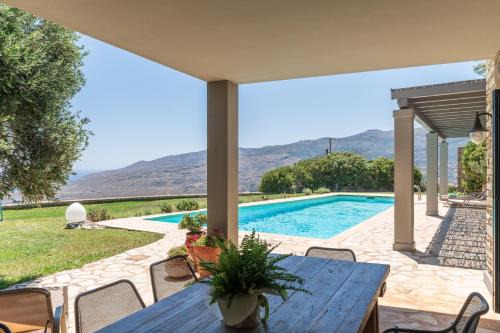 Villa Oliva - Majestic Views in Andros