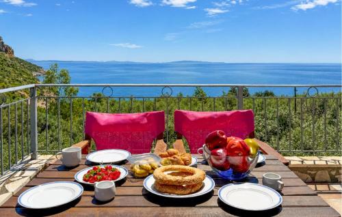 Nice Bungalow In Astros Arkadias With Wifi in Paralia