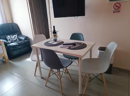 knezevic resorts 3 in Athens