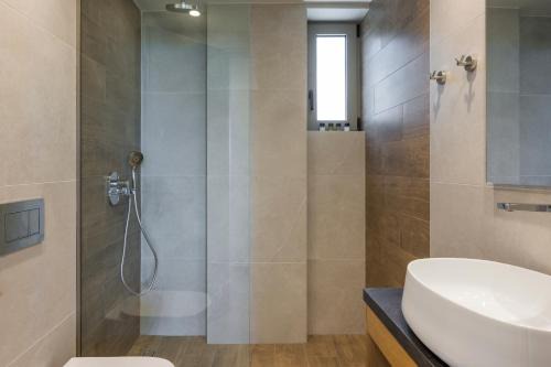 Villa Aska - Deluxe 4BR with Pool, 15' from Chania in Kounoupidhianá
