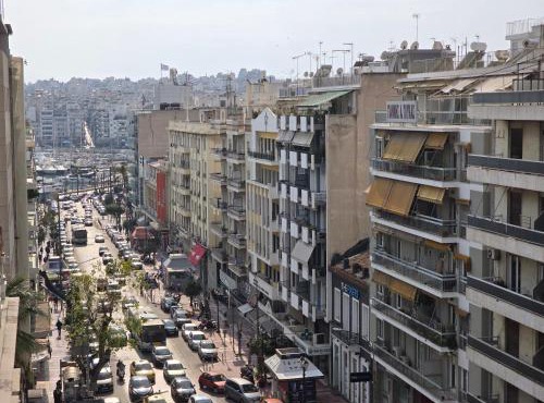 GRI LAMBR - Room 2 - SHARED APARTMENT - Beautiful Views in The Center Of Piraeus in Athens