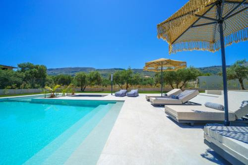 Aurea Estate Luxury Villas - Padel court in Chania