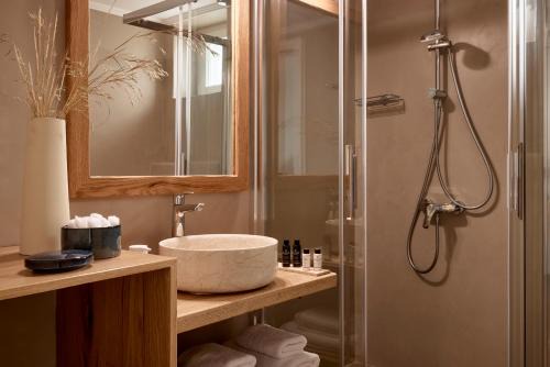 Milesian Suites in Adamantas