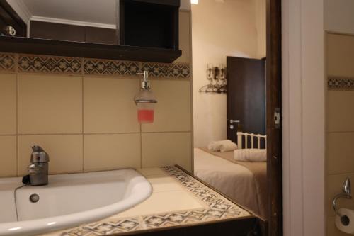 Angela's River Paradise Cottages in Mixórrouma