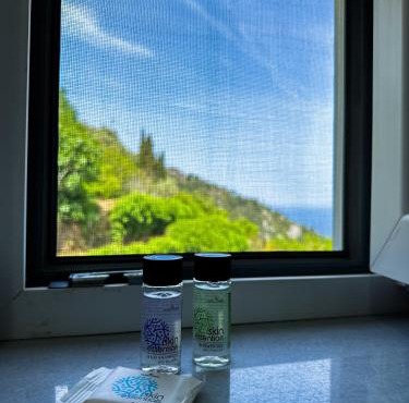 Infinite Blue Maisonette with Panoramic Terrace in Ámpelos