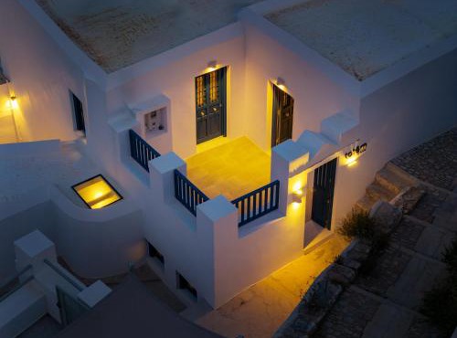 Totem in Ano Syros