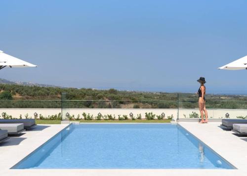 Caelum Villa with Heated Pool, By Hellocrete in Rethymno