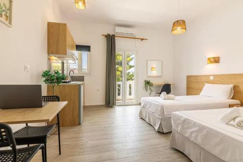 kM Studios in Amoudara Herakliou