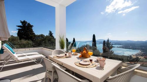 Villa Filothea with Jacuzzi & SV by CorfuEscapes in Spartýlas
