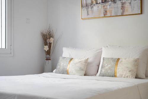 Luks Apartment Argyroupoli City Center Stay in Athens
