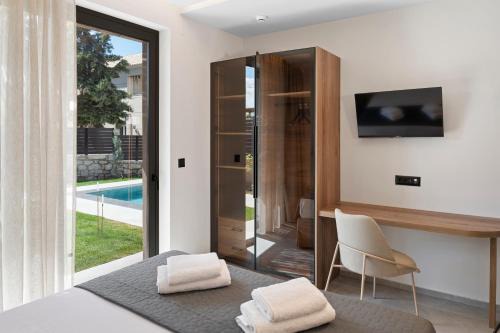 Luxury Villa Dione with private pool by Kalles Homes & Suites in Áno Kalésia