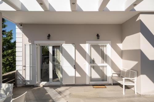 Villa Evanthia Large Garden & Mountain View in Kymi-Aliveri