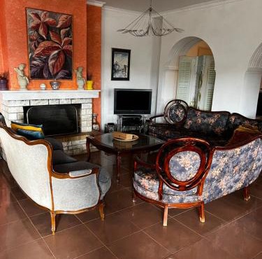 Silver Apartment with Swimming Pool in Rafina