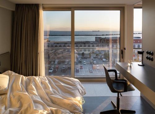 Nero Luxury Suites by Zennova in Thessaloniki