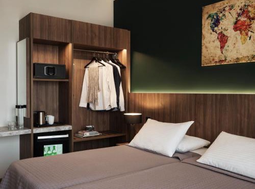 Candia Hotel in Athens