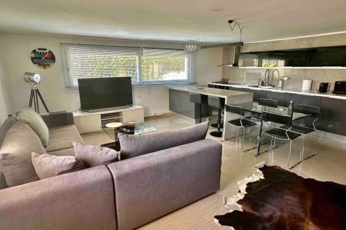 Modern and cozy apartment in Vélon