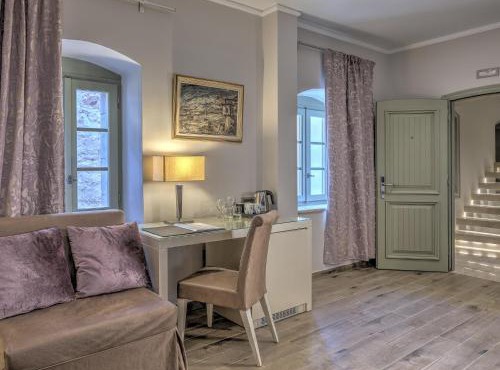Fiscardonna Luxury Suites in Kefalonia