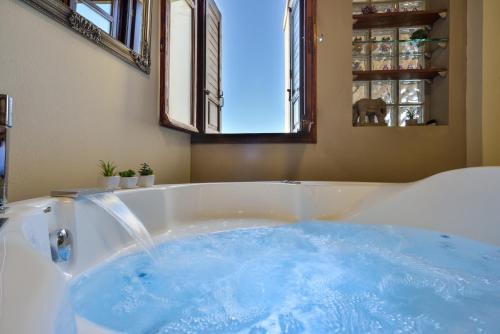 Thalassa mou Seafront suite in Chania
