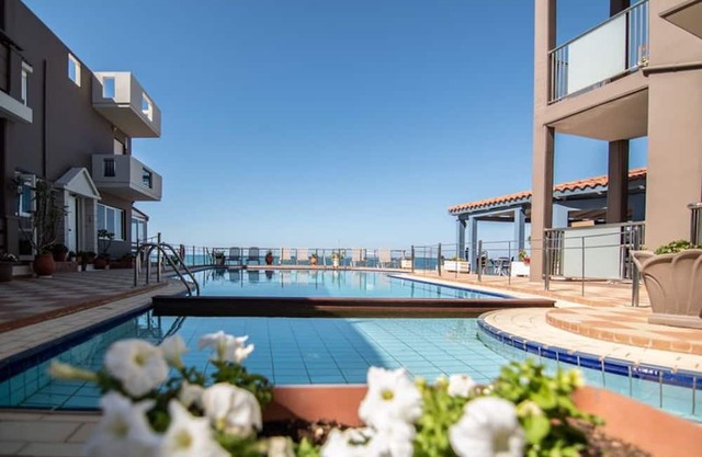 Girogiali beach hotel in Stalos